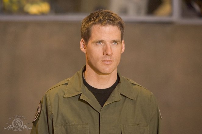 Stargate SG-1 - Season 9 - The Ties That Bind - Photos - Ben Browder