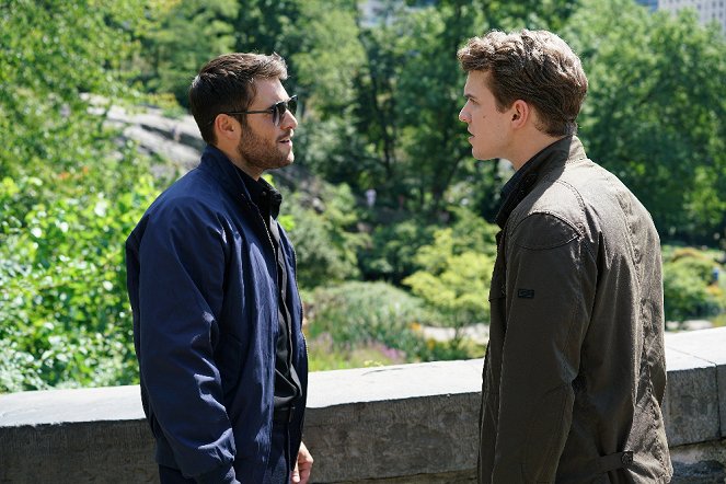 Time After Time - I Will Catch You - Filmfotos - Josh Bowman, Freddie Stroma