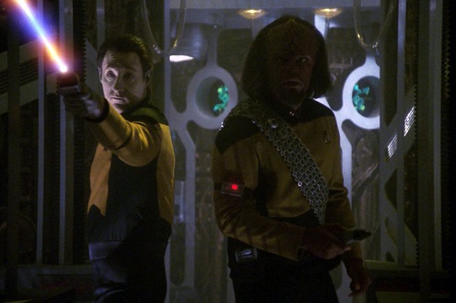Star Trek: La nueva generación - Season 4 - The Best of Both Worlds, Part II - De la película - Brent Spiner, Michael Dorn