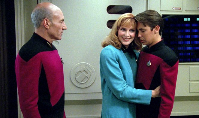 Star Trek: The Next Generation - Season 4 - Remember Me - Photos - Patrick Stewart, Gates McFadden, Wil Wheaton