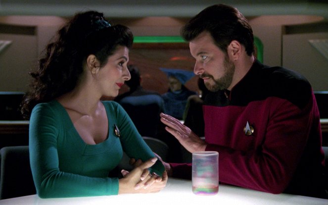 Star Trek: The Next Generation - Season 4 - The Loss - Photos - Marina Sirtis, Jonathan Frakes