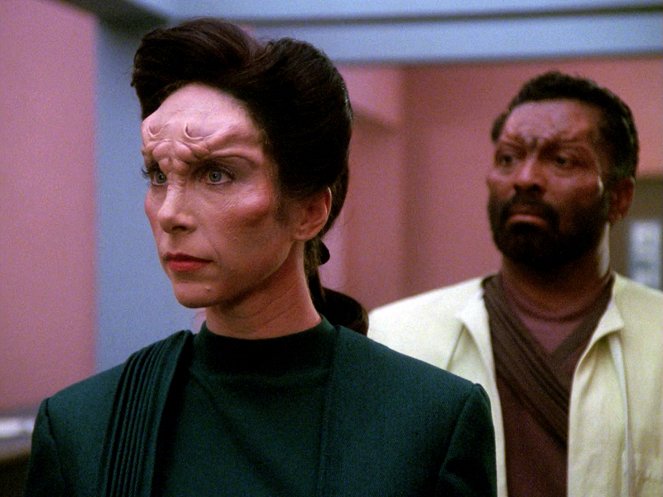 Star Trek: La nueva generación - Season 4 - First Contact - De la película