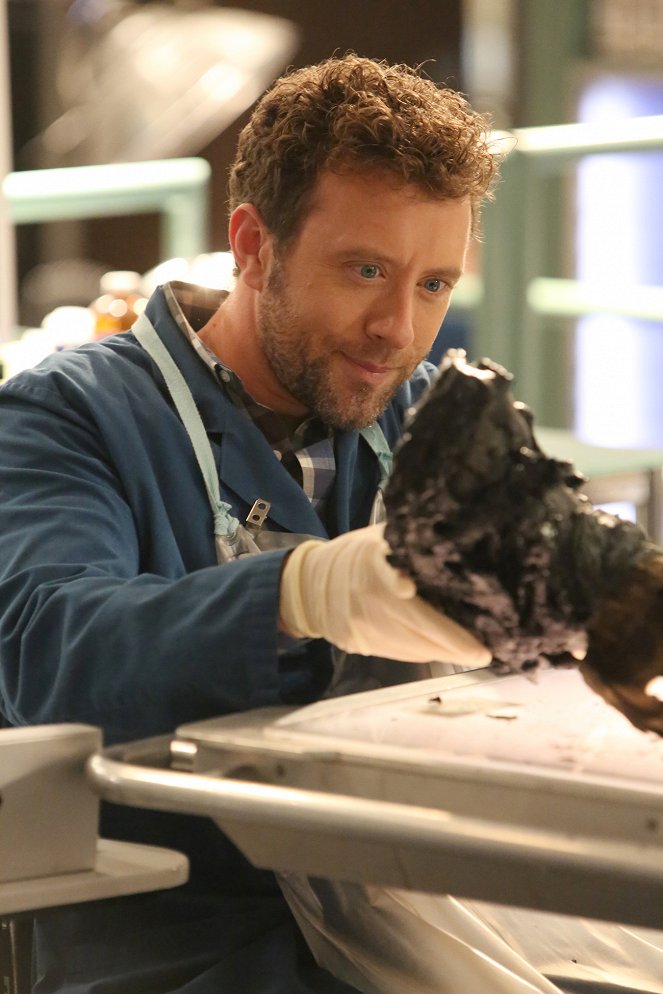 Bones - The Radioactive Panthers in the Party - Photos - T.J. Thyne