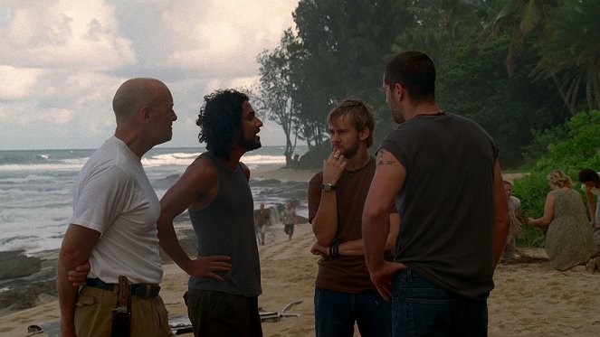 Lost : Les disparus - A la dérive - Film - Terry O'Quinn, Naveen Andrews, Dominic Monaghan