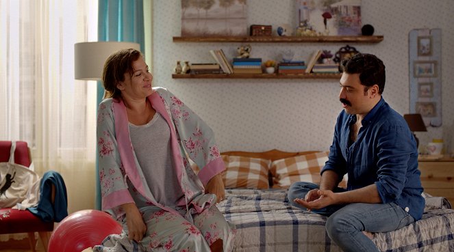Tatlım Tatlım: Haybeden Gerçeküstü Aşk - De la película - Aylin Kontente, Bülent Emrah Parlak