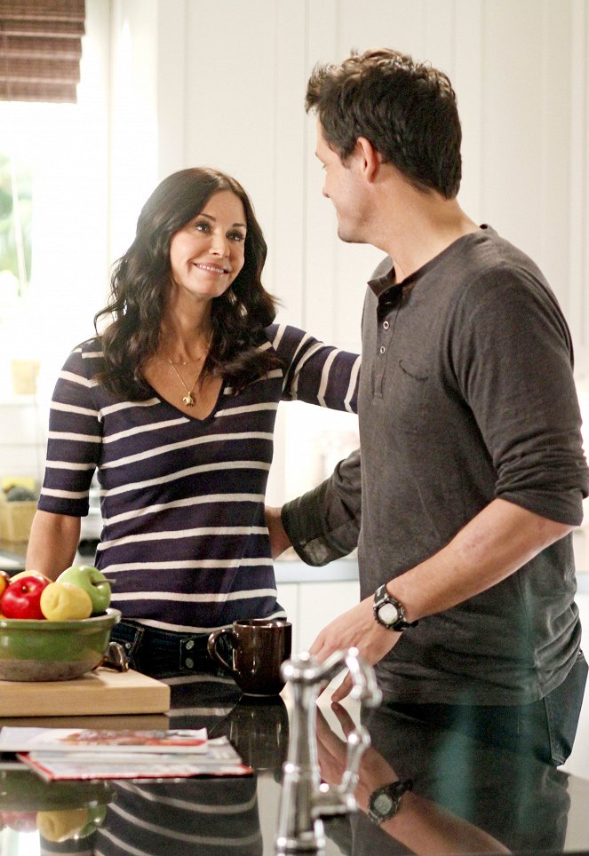 Cougar Town - Square One - Photos - Courteney Cox