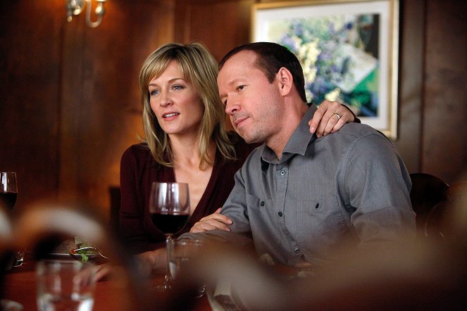 Blue Bloods - Crime Scene New York - Chinatown - Photos - Amy Carlson, Donnie Wahlberg