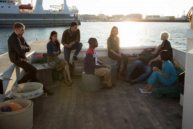 Sense8 - Season 1 - Photos - Max Riemelt, Tina Desai, Miguel Ángel Silvestre, Aml Ameen, Jamie Clayton, Brian J. Smith, Tuppence Middleton, Doo-na Bae