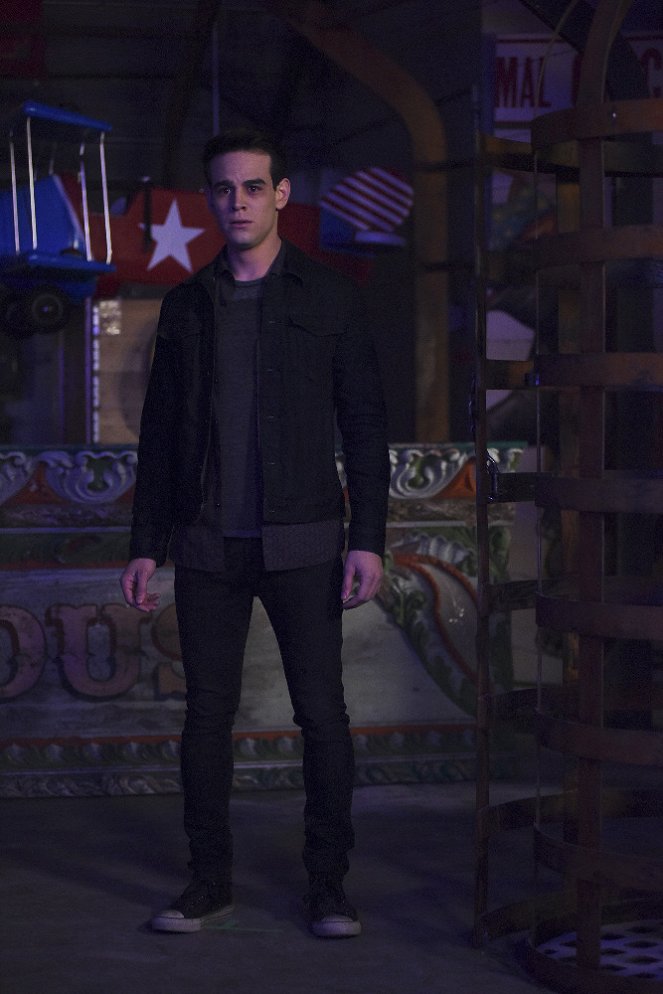 Shadowhunters: The Mortal Instruments - Bound by Blood - Photos - Alberto Rosende
