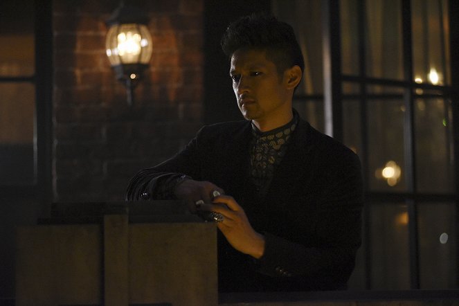 Shadowhunters: The Mortal Instruments - Season 2 - À la lumière de l'aube - Film - Harry Shum Jr.