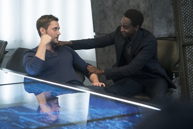 The Blacklist: Redemption - Independence, U.S.A. - De la película - Ryan Eggold, Edi Gathegi