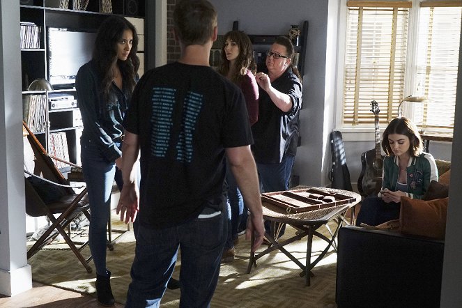 Pretty Little Liars - The Wrath of Kahn - Making of - Shay Mitchell, Troian Bellisario, Lucy Hale