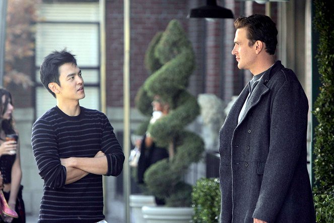 How I Met Your Mother - Season 3 - I'm Not That Guy - Photos - John Cho, Jason Segel