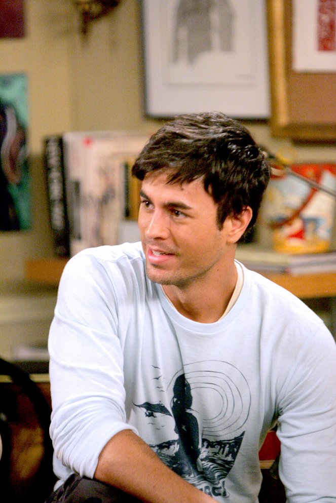 How I Met Your Mother - We're Not from Here - Photos - Enrique Iglesias