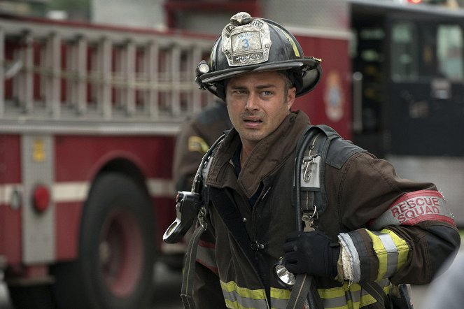 Chicago Fire - Nobody Else Is Dying Today - Van film - Taylor Kinney