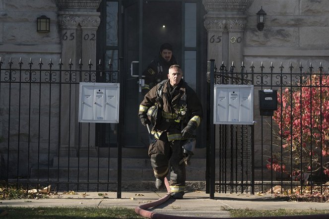 Chicago Fire - Who Lives and Who Dies - Photos - David Eigenberg
