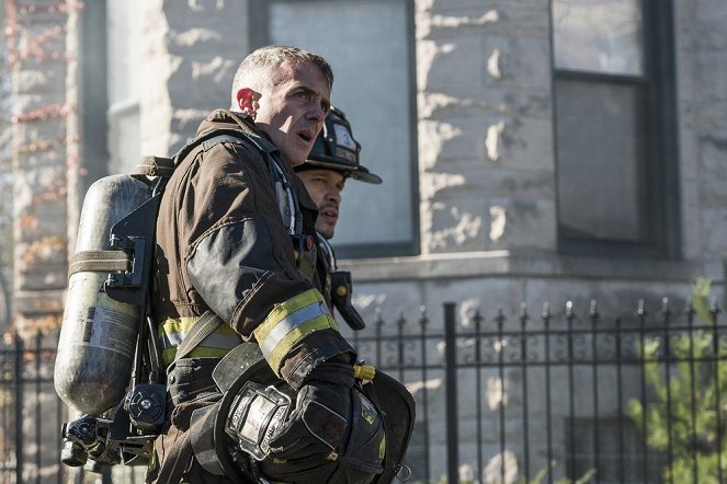 Chicago Fire - Who Lives and Who Dies - Van film - David Eigenberg