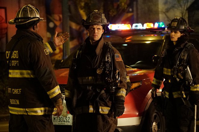 Chicago Fire - Zielscheiben - Filmfotos - Jesse Spencer, Miranda Ray Mayo