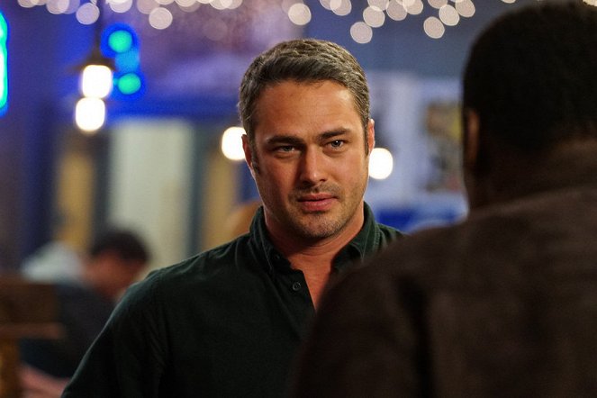 Chicago Fire - Short and Fat - Do filme - Taylor Kinney