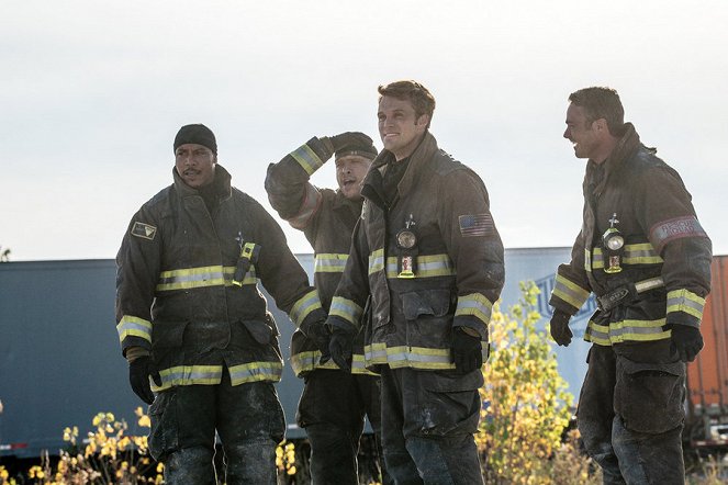 Chicago Fire - La Remarque de trop - Film - Brian White, Joe Minoso, Jesse Spencer, Taylor Kinney