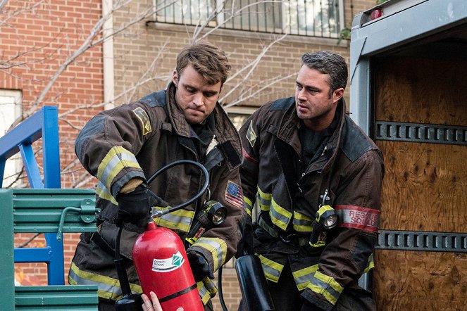 Chicago Fire - Short and Fat - Photos - Jesse Spencer, Taylor Kinney