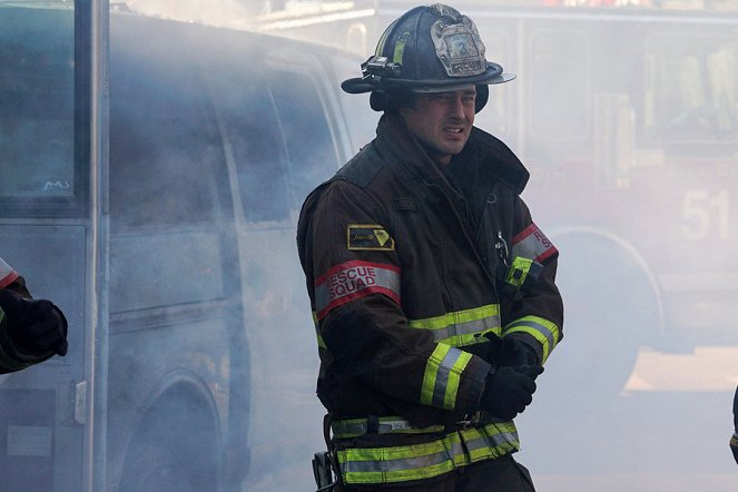 Chicago Fire - Not Everyone Makes It - Van film - Taylor Kinney