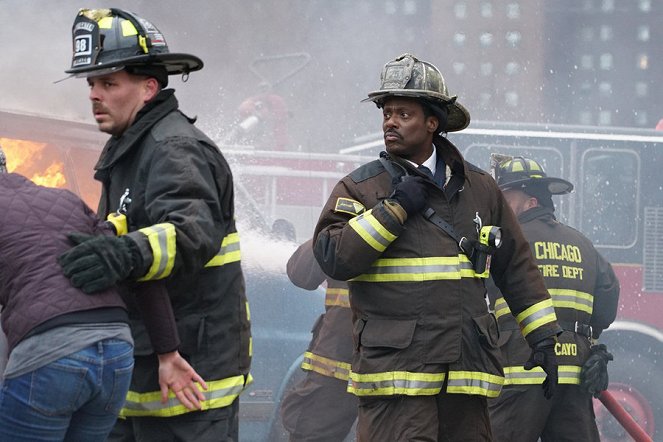 Chicago Fire - Not Everyone Makes It - Photos - Eamonn Walker
