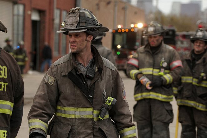 Chicago Fire - Where the Collapse Started - Van film - Jesse Spencer