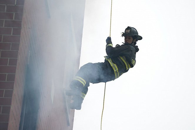 Chicago Fire - Superhero - Photos