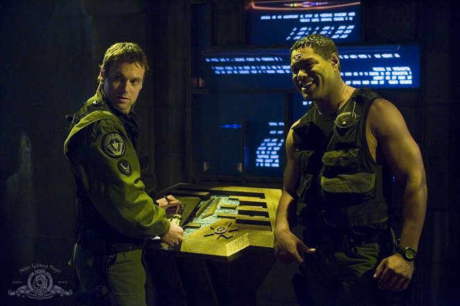 Stargate SG-1 - Prototype - Van de set - Michael Shanks, Christopher Judge