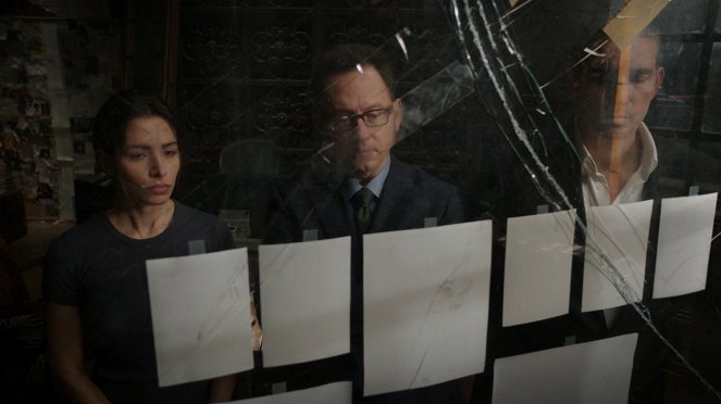 Person of Interest - The Perfect Mark - Photos - Sarah Shahi, Michael Emerson