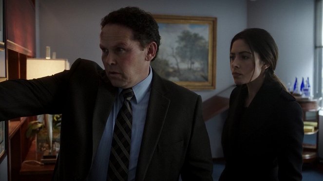 Person of Interest - The Devil's Share - Photos - Kevin Chapman, Sarah Shahi