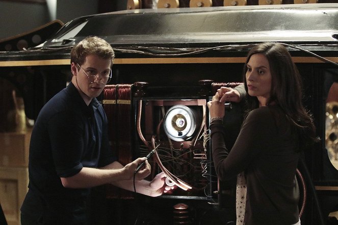 Time After Time - Out of Time - Photos - Freddie Stroma, Genesis Rodriguez