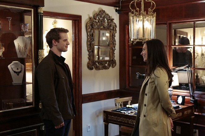Time After Time - Out of Time - Filmfotos - Freddie Stroma, Genesis Rodriguez