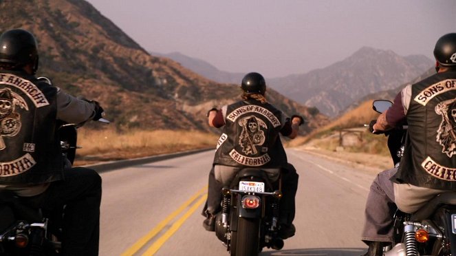 Sons of Anarchy - Pilot - Photos