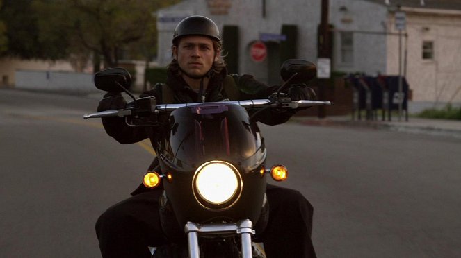 Kemény motorosok - Season 1 - A nagy szállítmány - Filmfotók - Charlie Hunnam
