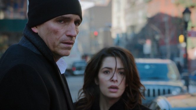 Person of Interest - Most Likely To... - Van film - James Caviezel, Sarah Shahi
