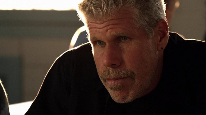 Sons of Anarchy - Giving Back - Van film - Ron Perlman