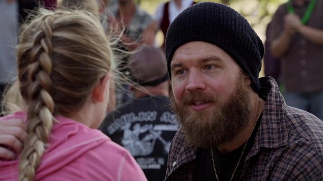 Sons of Anarchy - Giving Back - Photos - Ryan Hurst