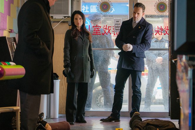 Elementary - Who Is That Masked Man? - Photos - Lucy Liu, Jonny Lee Miller