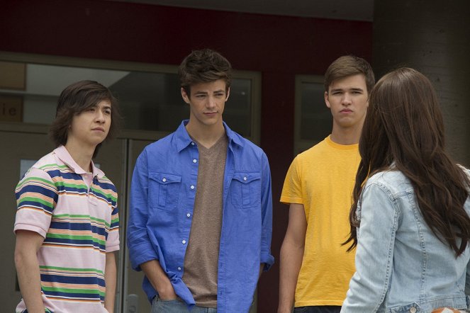 A Mother's Nightmare - Filmfotók - Grant Gustin, Burkely Duffield