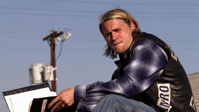 Sons of Anarchy - Old Bones - Photos - Charlie Hunnam