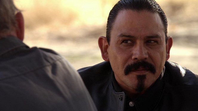 Sons of Anarchy - The Pull - Photos - Emilio Rivera