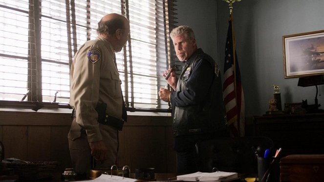 Sons of Anarchy - Hell Followed - Photos - Ron Perlman