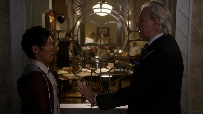 The Librarians - And the Apple of Discord - De la película - John Harlan Kim, John Larroquette