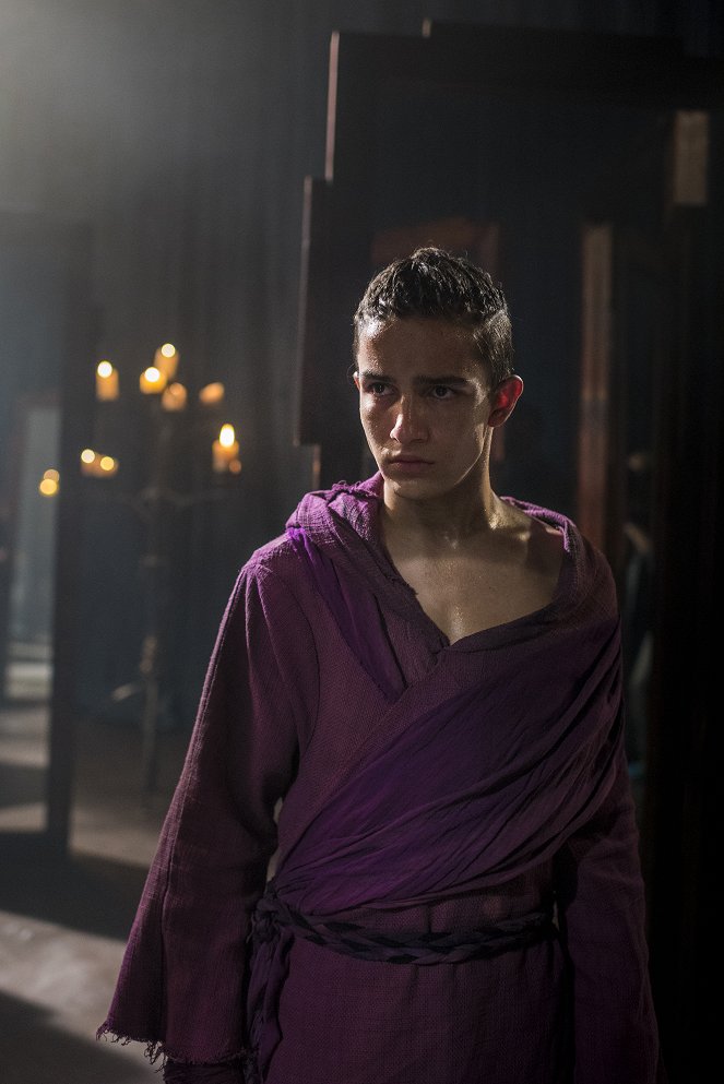 Into the Badlands - Season 2 - Chapter VIII: Force of Eagle's Claw - Photos - Aramis Knight