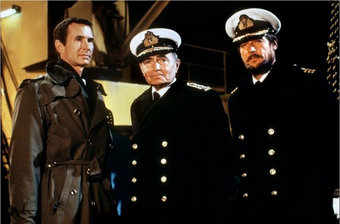 Prepadnutie v Severnom mori - Z filmu - Anthony Perkins, James Mason, Roger Moore