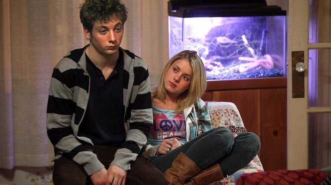 Shameless - It's Time to Kill the Turtle - Photos - Jeremy Allen White, Laura Wiggins