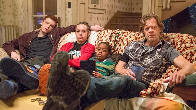Shameless - I Only Miss Her When I'm Breathing - Photos - Cameron Monaghan, Ethan Cutkosky, William H. Macy