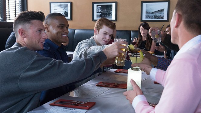 Shameless - Season 6 - Be a Good Boy. Come for Grandma - Photos - Jeff Pierre, Cameron Monaghan